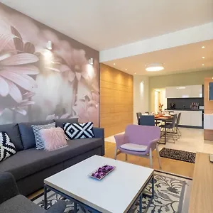 Vitosha Blvd Luxury 2-bedroom, 2-bathroom With Balcony Appartamento