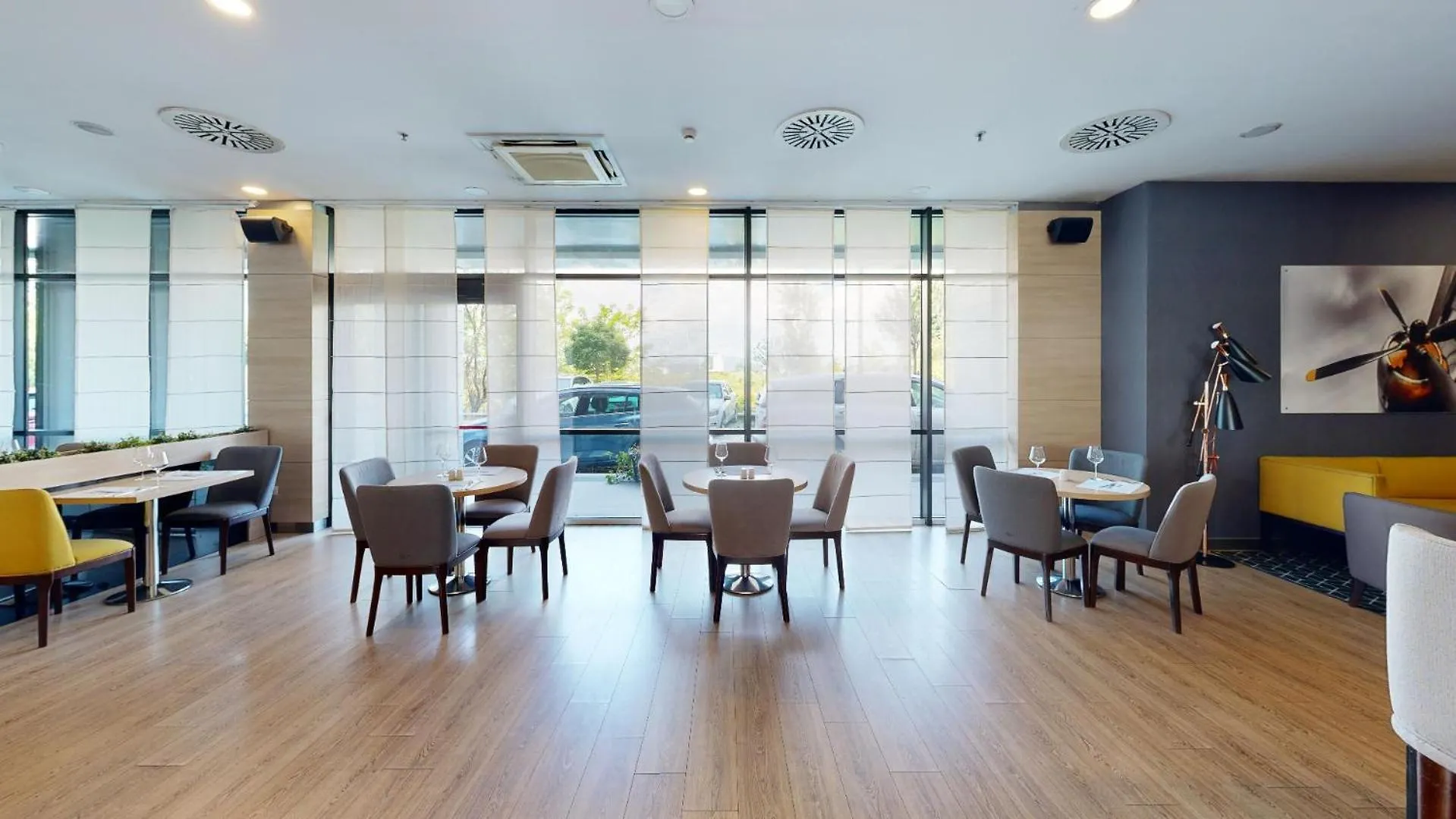 Premier Sofia Airport Hotel 4*,